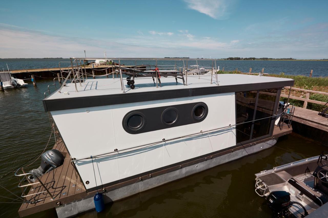 Hausboote Und Fewo Vieregge Esterno foto