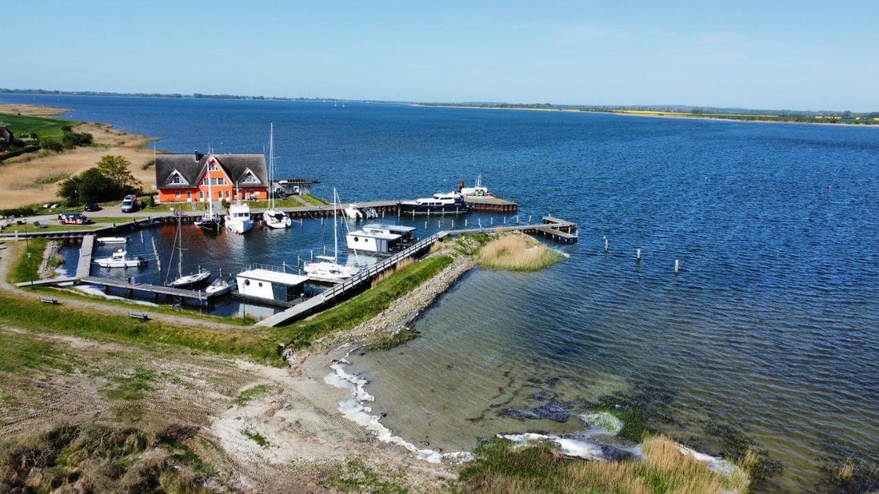 Hausboote Und Fewo Vieregge Esterno foto