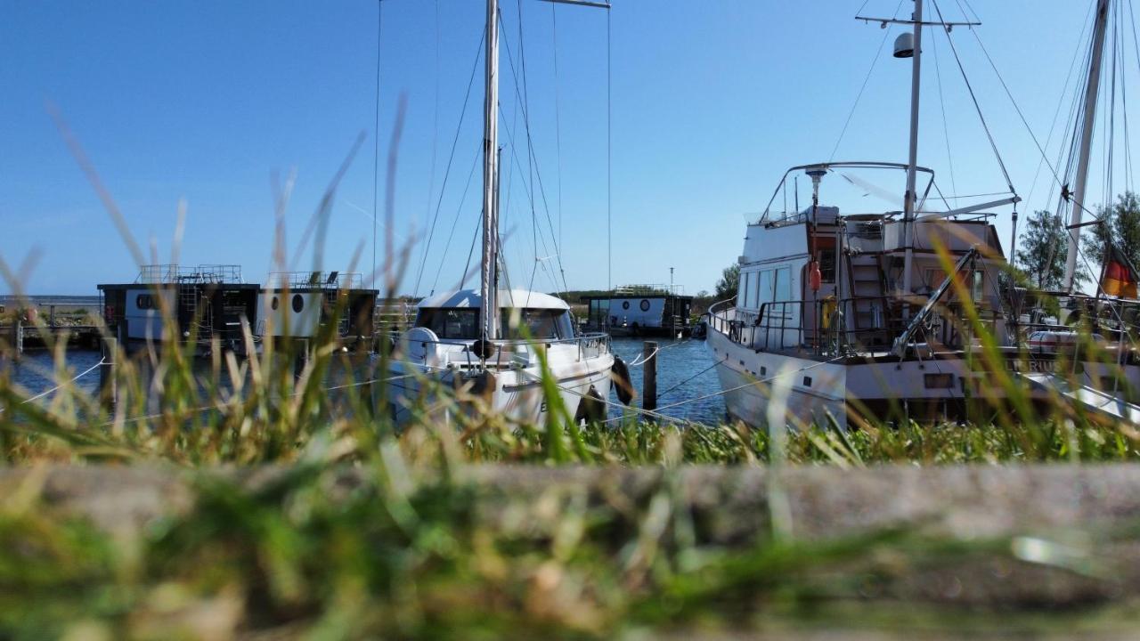 Hausboote Und Fewo Vieregge Esterno foto