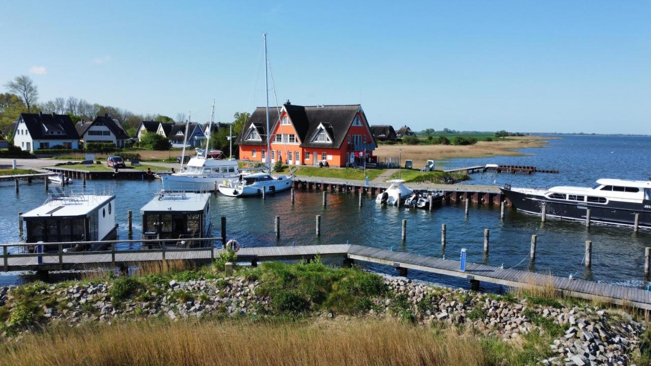 Hausboote Und Fewo Vieregge Esterno foto